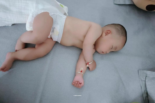 双鸭山9个月宝宝可以吃盐吗